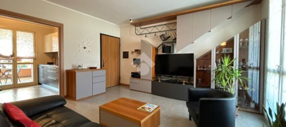 3-salle Appartement à Rivolta d'Adda, Italy No. 267611 3