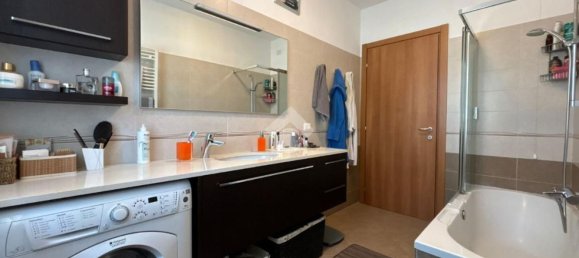 3-salle Appartement à Rivolta d'Adda, Italy No. 267611 19