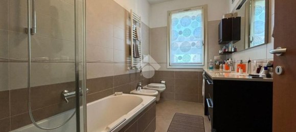 3-salle Appartement à Rivolta d'Adda, Italy No. 267611 17