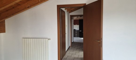 2-salle Appartement à Castiraga Vidardo, Italy No. 287692 8