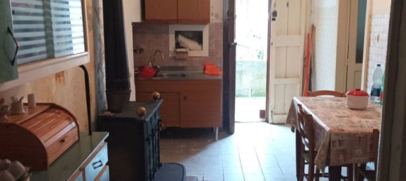 4 rooms Apartment in Pietrapertosa, Italy No. 31869 8