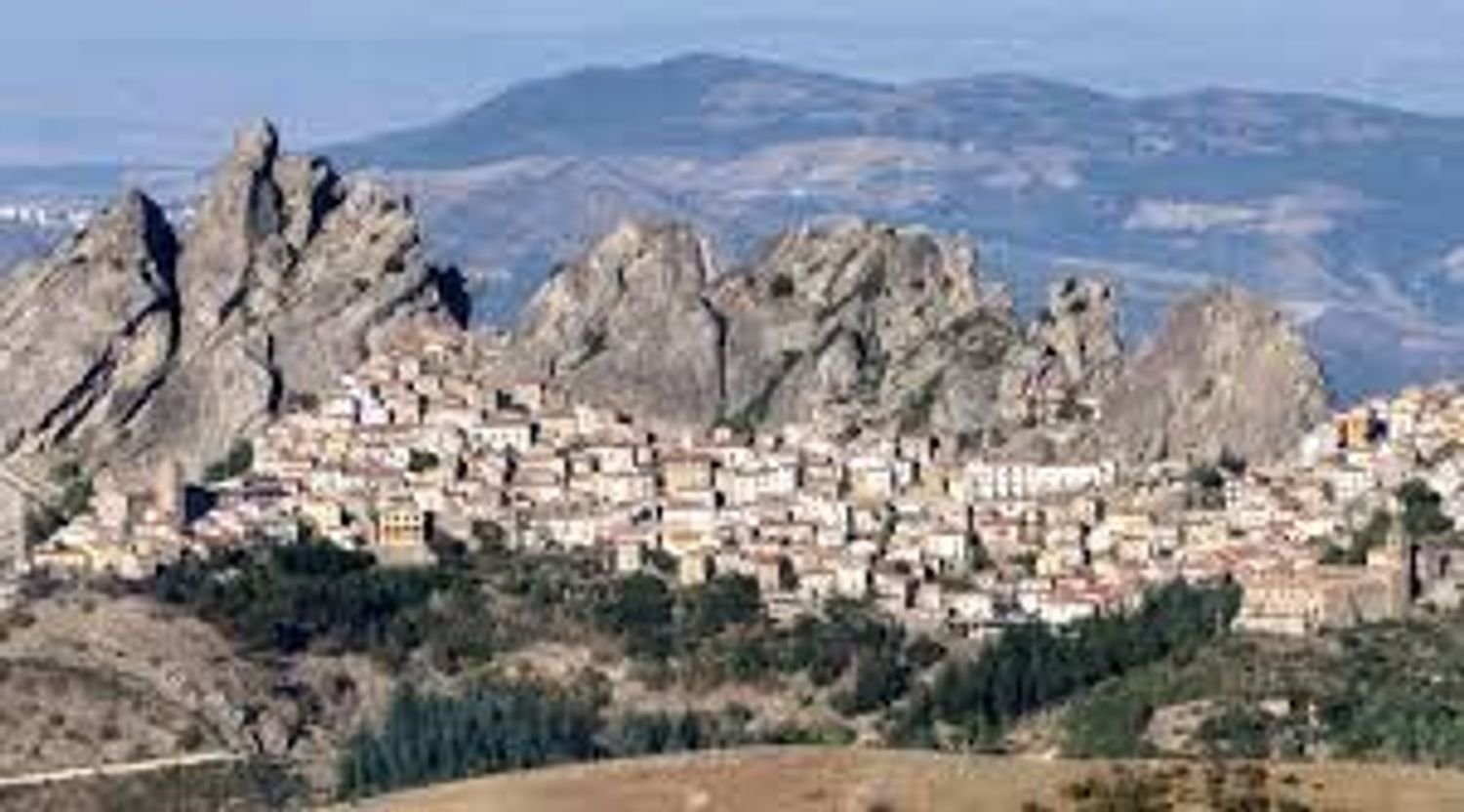 4 rooms Apartment in Pietrapertosa, Italy No. 31869