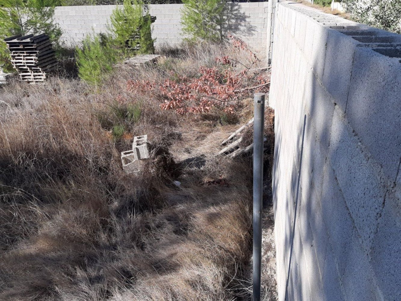  قطعة أرض في Manises, Spain 893متر مربع رقم 102034