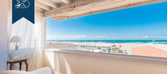 3 bedrooms Penthouse in Viareggio, Italy No. 317650 2
