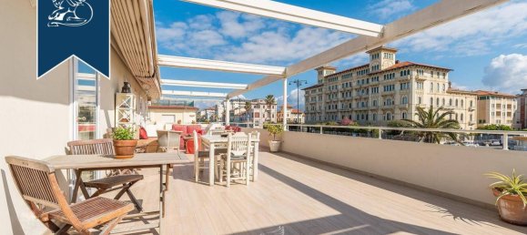 3 bedrooms Penthouse in Viareggio, Italy No. 317650 9