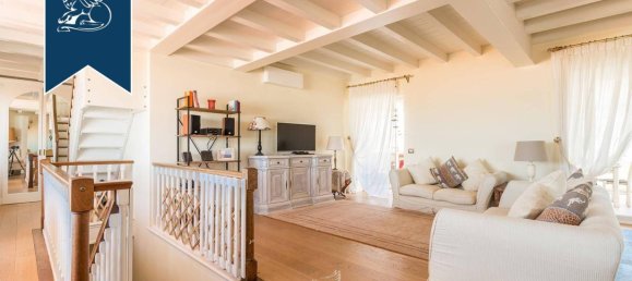 3 bedrooms Penthouse in Viareggio, Italy No. 317650 7