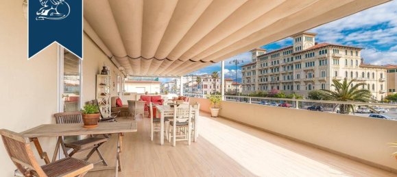 3 bedrooms Penthouse in Viareggio, Italy No. 317650 10