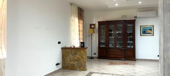 Apartamento de 8 habitaciónes en Simeri Crichi, Italy No. 188733 7