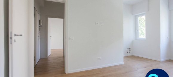 1 bedroom Apartment in Milan, Italy No. 358945 6