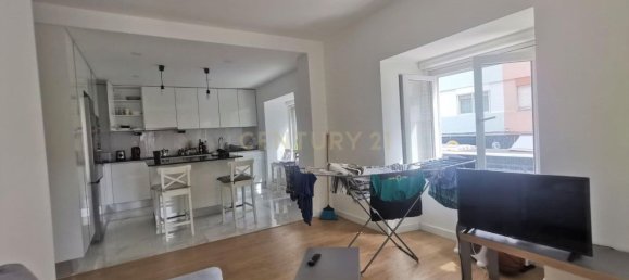 4 bedrooms Apartment in Lisbon, Portugal No. 12412 2