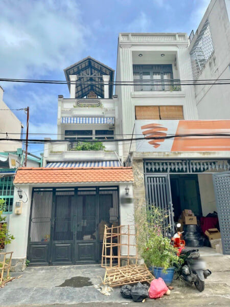 92m² House in District 7, Vietnam No. 13096