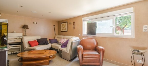 3 bedrooms House in Bondy, France No. 332358 8