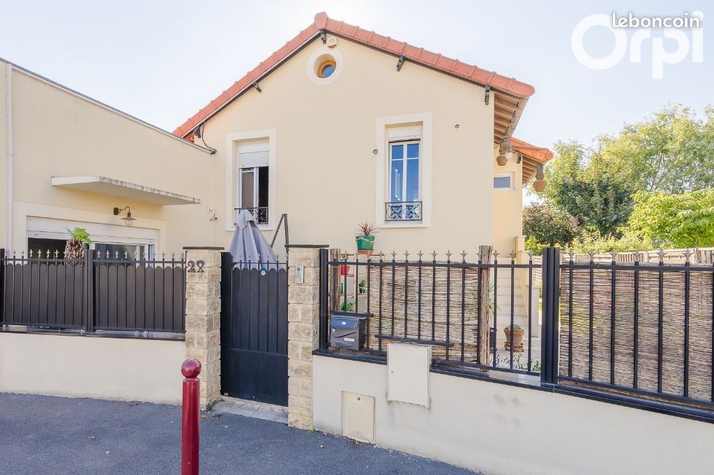 3 bedrooms House in Bondy, France No. 332358