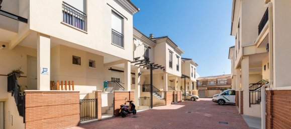 3 bedrooms Townhouse in Las Gabias, Spain No. 137519 6