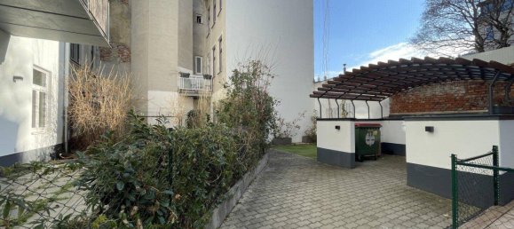 2 rooms Apartment in Hernals, Austria No. 183066 2