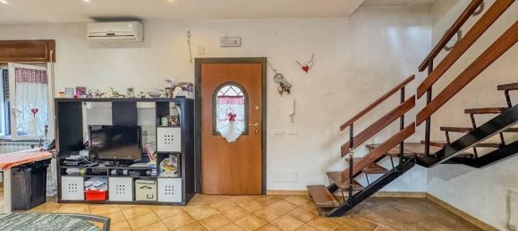 3-salle Villa à San Cesareo, Italy No. 28897 10