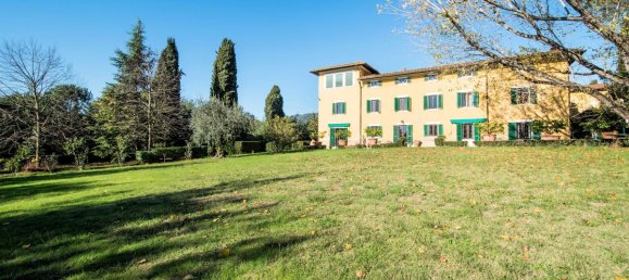 8 bedrooms House in Pescia, Italy No. 267 2