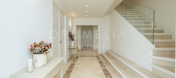 5 bedrooms Villa in Marbella, Spain No. 77550 7