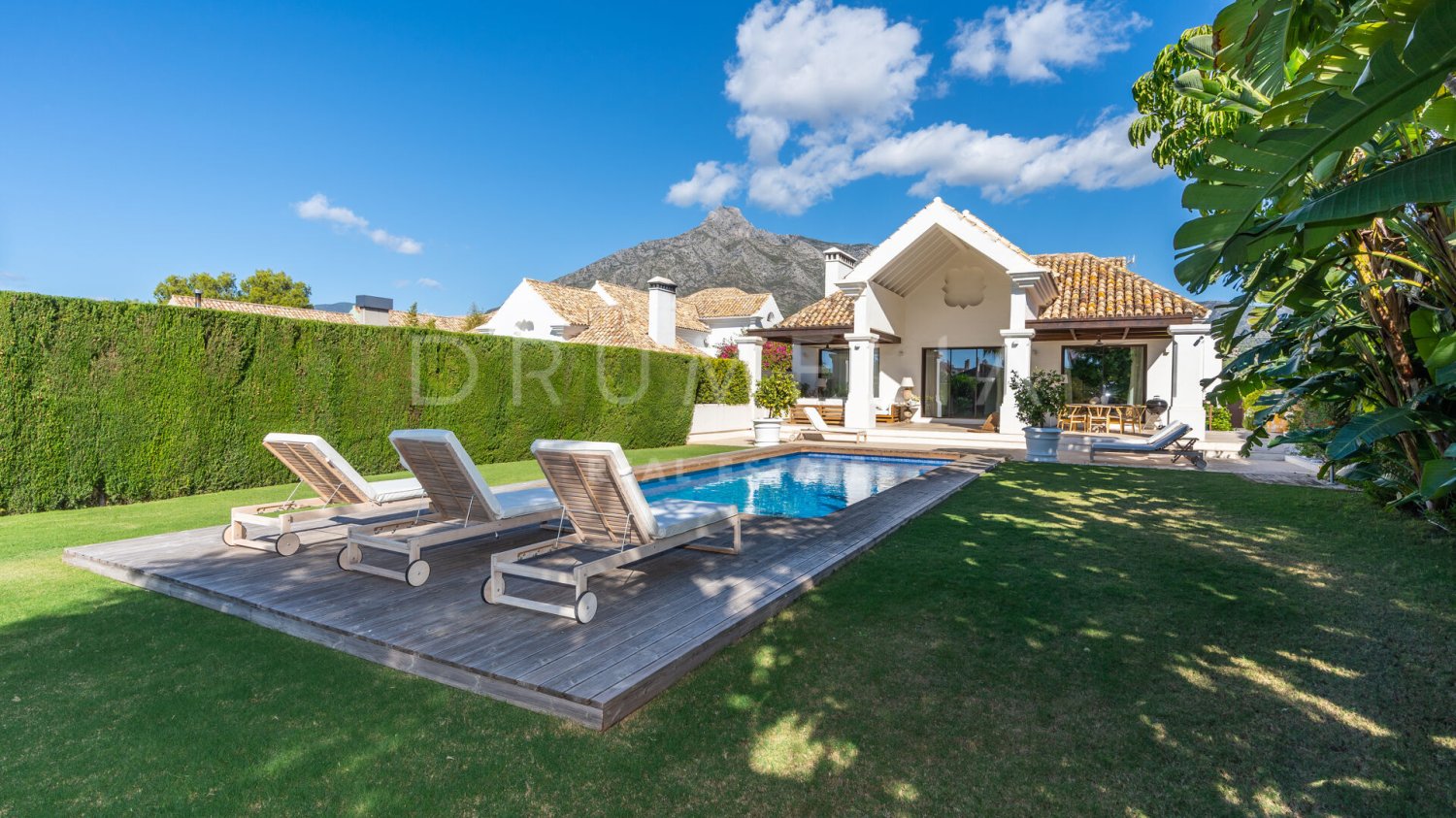 5 bedrooms Villa in Marbella, Spain No. 77550