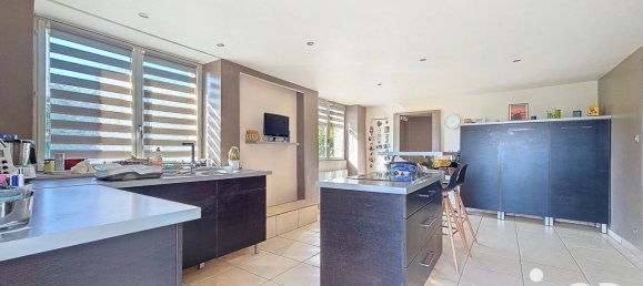 4 bedrooms House in Val-d'Ize, France No. 207051 3