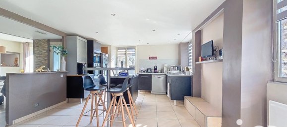 4 bedrooms House in Val-d'Ize, France No. 207051 4