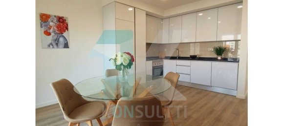 3 bedrooms Apartment in Lisbon, Portugal No. 84832 3