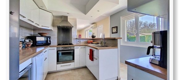 Villa de 3 dormitorios en Villemoirieu, France No. 205036 8