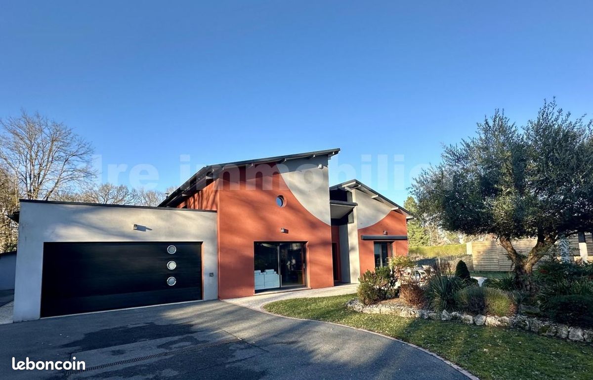 3 bedrooms House in Saint-Pryve-Saint-Mesmin, France No. 209546