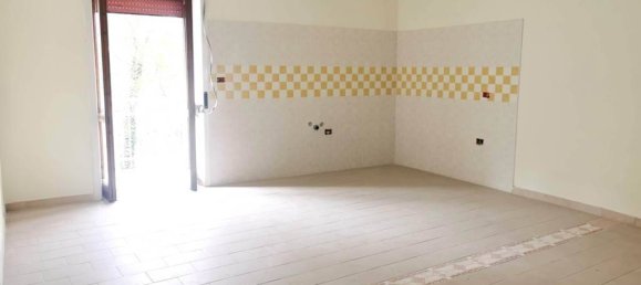 2 Schlafzimmer Wohnung in Montecorvino Rovella, Italy, Nr. 163114 16