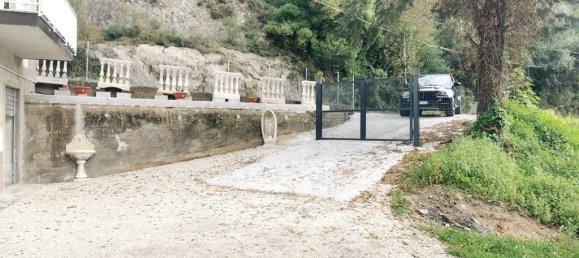 2 Schlafzimmer Wohnung in Montecorvino Rovella, Italy, Nr. 163114 6