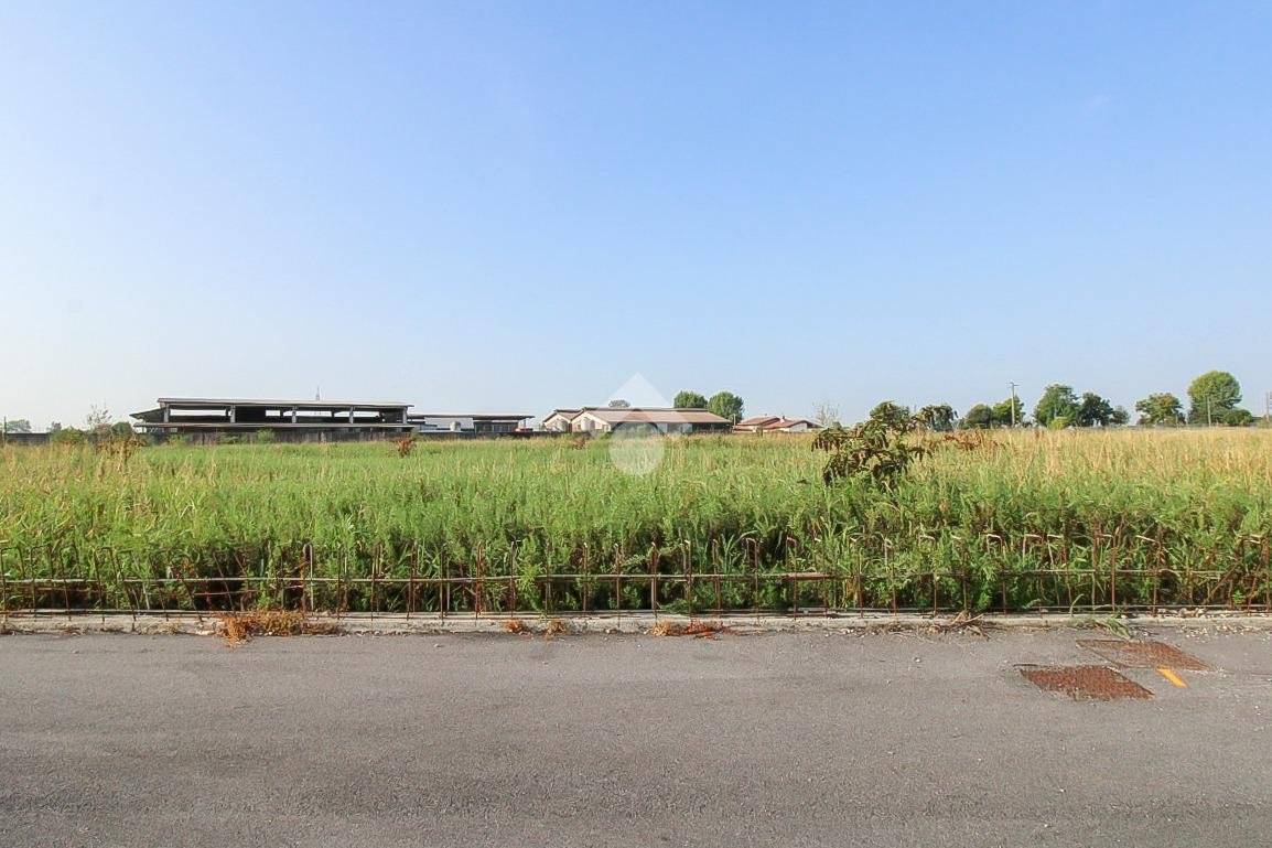  قطعة أرض في Gussago, Italy 14686متر مربع رقم 378708