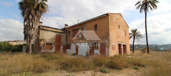 4 bedrooms House in Carcaixent, Spain No. 160228 3