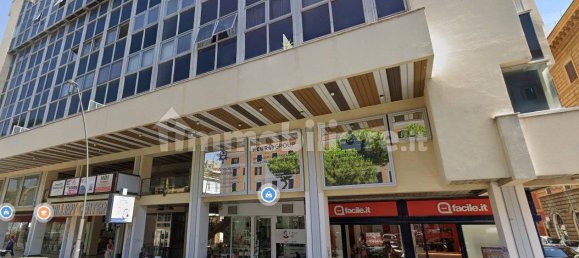 3 bedrooms Apartment in Rome, Italy No. 324645 6