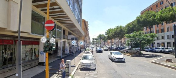 3 bedrooms Apartment in Rome, Italy No. 324645 4