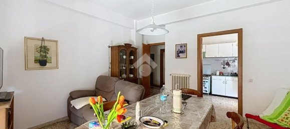 5 rooms Apartment in Cascina, Italy No. 258442 3