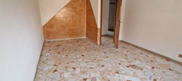 Apartamento de 3 dormitorios en Cermenate, Italy No. 156288 4