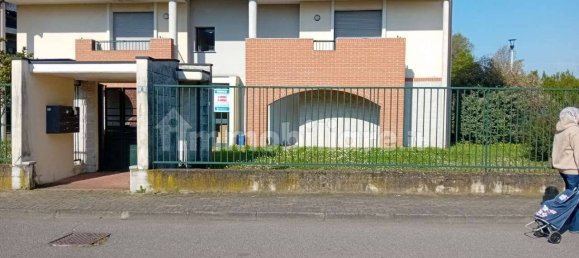 2-salle Appartement à Abbiategrasso, Italy No. 232237 23