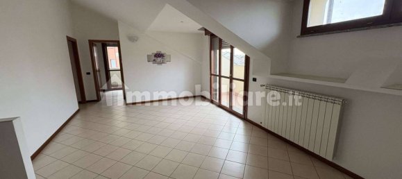 2-salle Appartement à Abbiategrasso, Italy No. 232237 17
