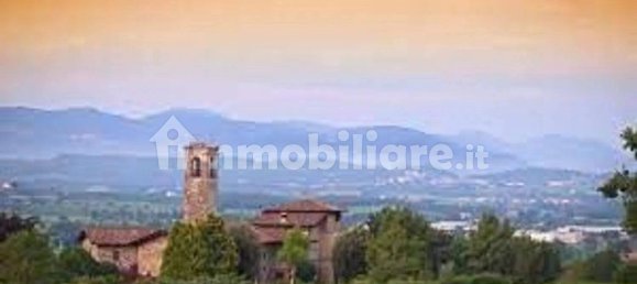 5 bedrooms House in Adro, Italy No. 260136 3