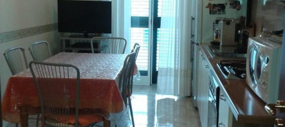 3-salle Appartement à Taranto, Italy No. 256866 6