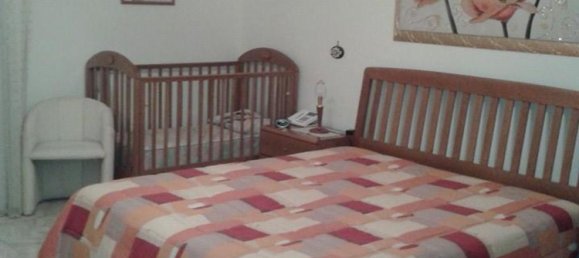 3-salle Appartement à Taranto, Italy No. 256866 5