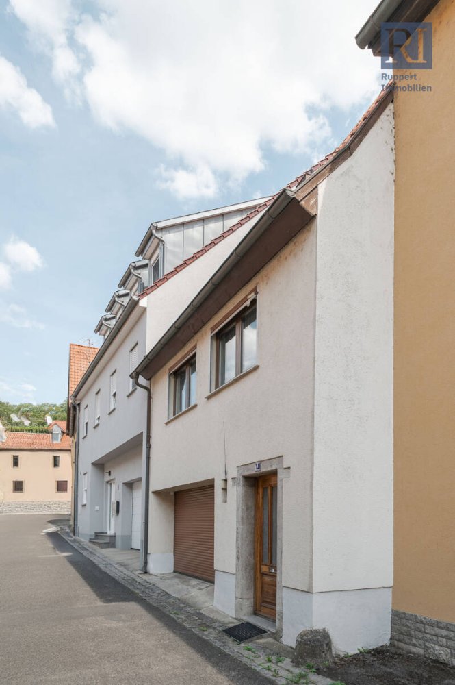 3 bedrooms Townhouse in Wurzburg, Germany No. 371082