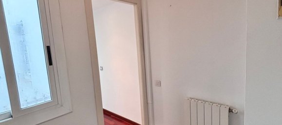 Apartamento de 3 dormitorios en Sants-Montjuïc, Spain No. 170860 18