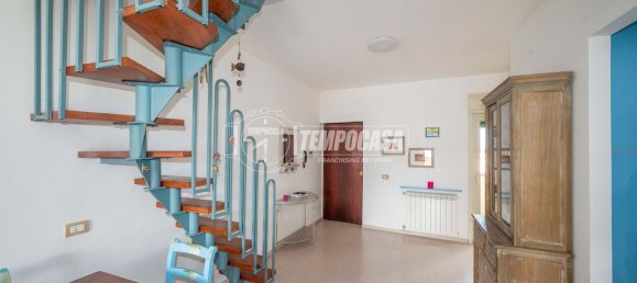 Apartamento de 4 dormitorios en Messina, Italy No. 375062 8