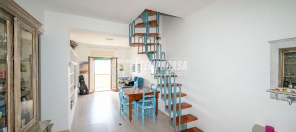 Apartamento de 4 dormitorios en Messina, Italy No. 375062 2