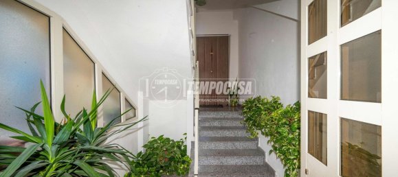 Apartamento de 4 dormitorios en Messina, Italy No. 375062 5