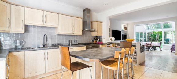 5 bedrooms House in London, United Kingdom No. 13090 9