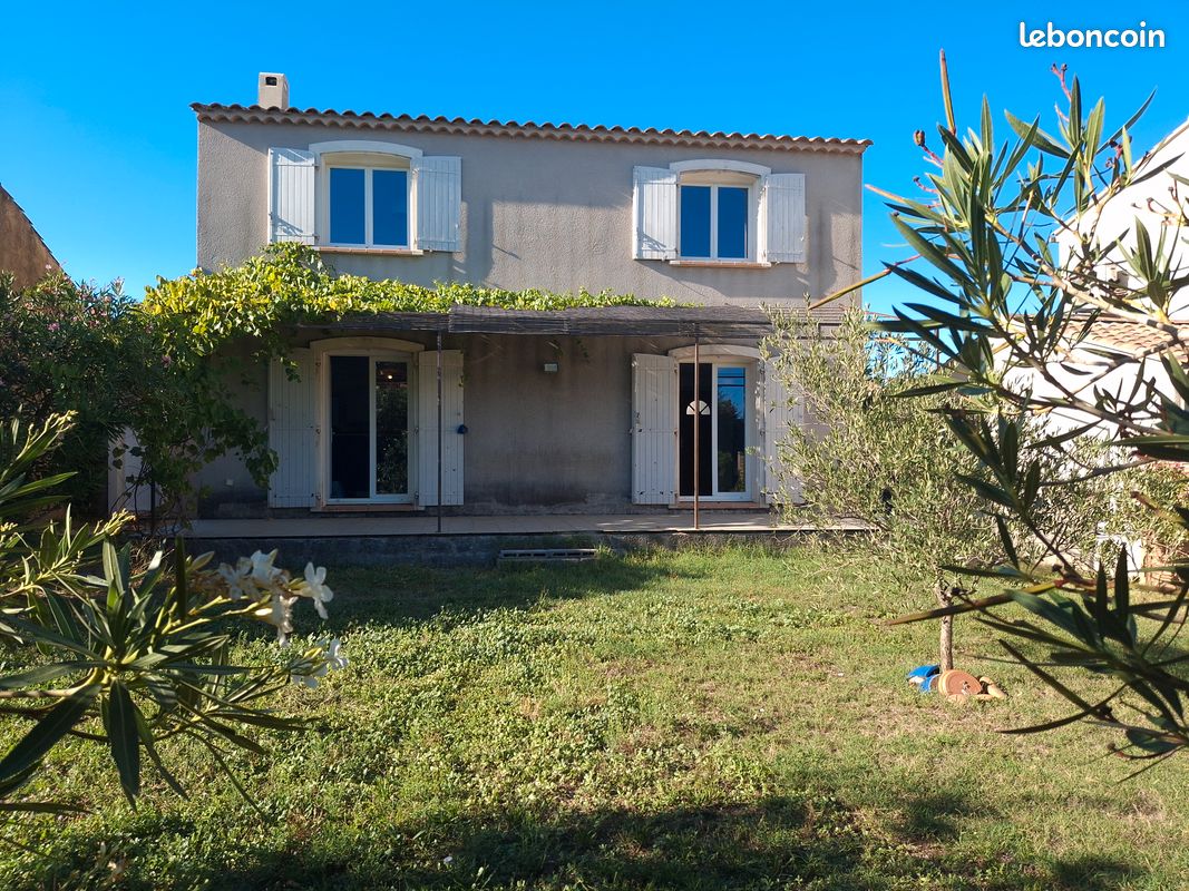 Casa de 3 dormitorios en Pujaut, France No. 317335