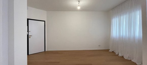 3-salle Appartement à Milan, Italy No. 243884 9