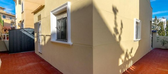 3 bedrooms Villa in Alicante, Spain No. 176453 3